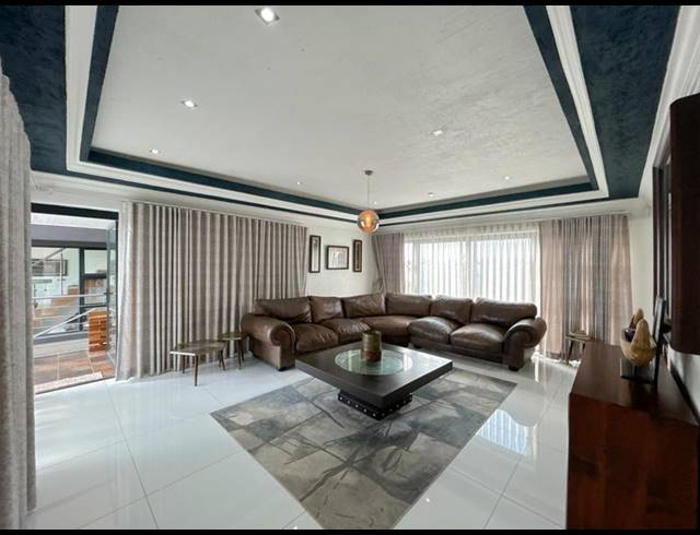 4 BEDROOM HOUSE FOR SALE IN NORTHCLIFF